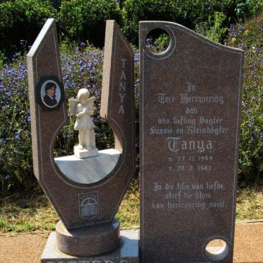 PIETERS Tanya 1969-1985