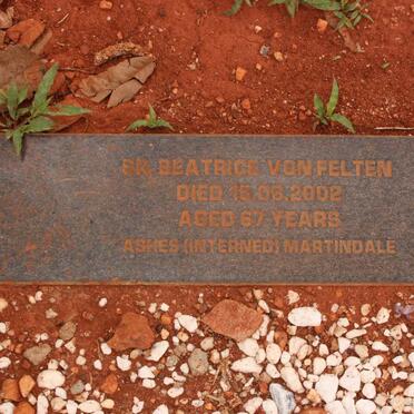 VONFELTON Beatrice -2002