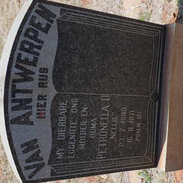 ANTWERPEN Petronella D., van 1898-1971