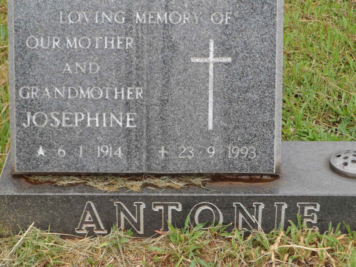 ANTONIE Josephine 1914-1993