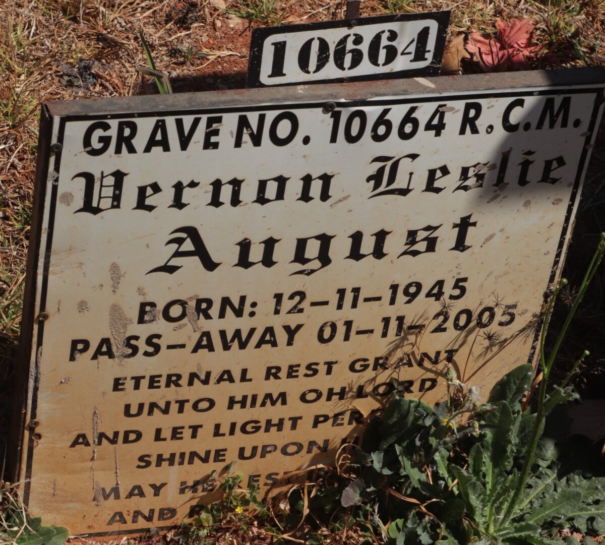 AUGUST Vernon Leslie 1945-2005