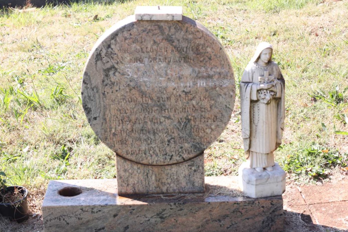 DAVIS Suzanne 1904-1988