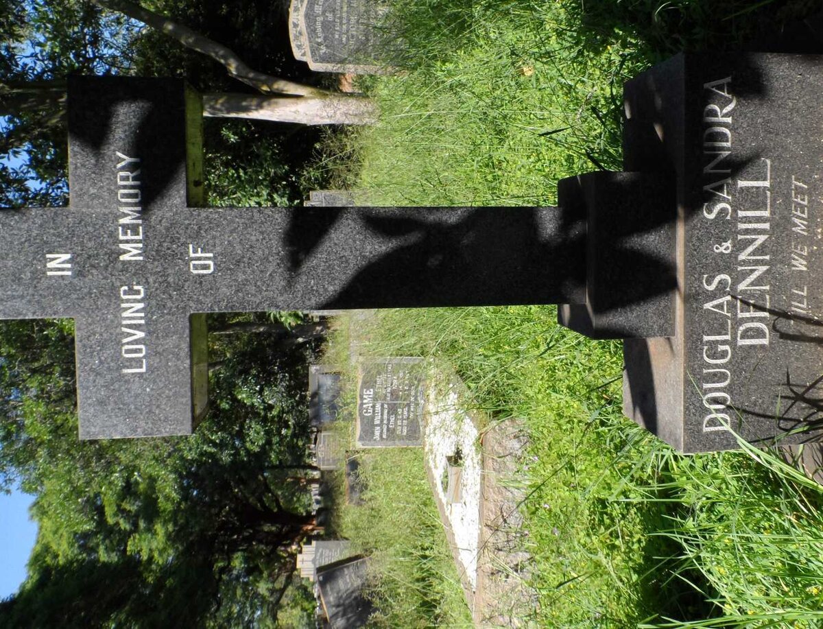 DENNILL Douglas &amp; Sandra