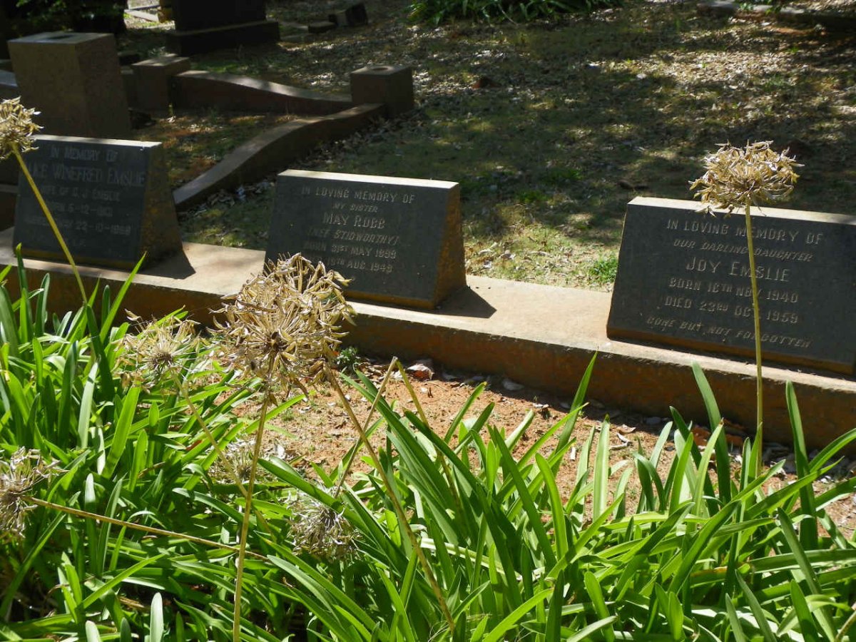 EMSLIE Alice Winefred 1901-1968 :: EMSLIE Joy 1940-1959 :: ROBB May nee STIDWORTHY 1899-1949