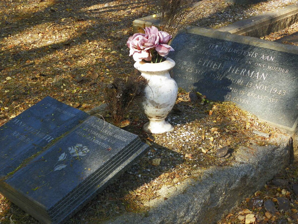 HERMAN Ethel 1892-1943 :: JOUBERT Jane Elizabeth 1920-1998