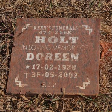 HOLT Doreen 1928-2007