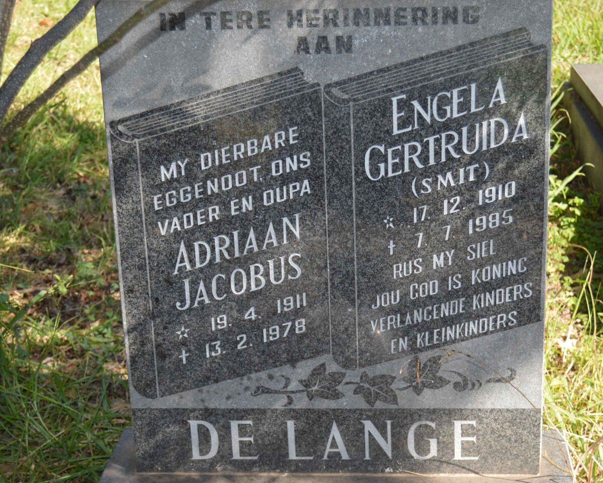 LANGE Adriaan Jacobus, de 1911-1978 &amp; Engela Gertruida SMIT 1910-1985