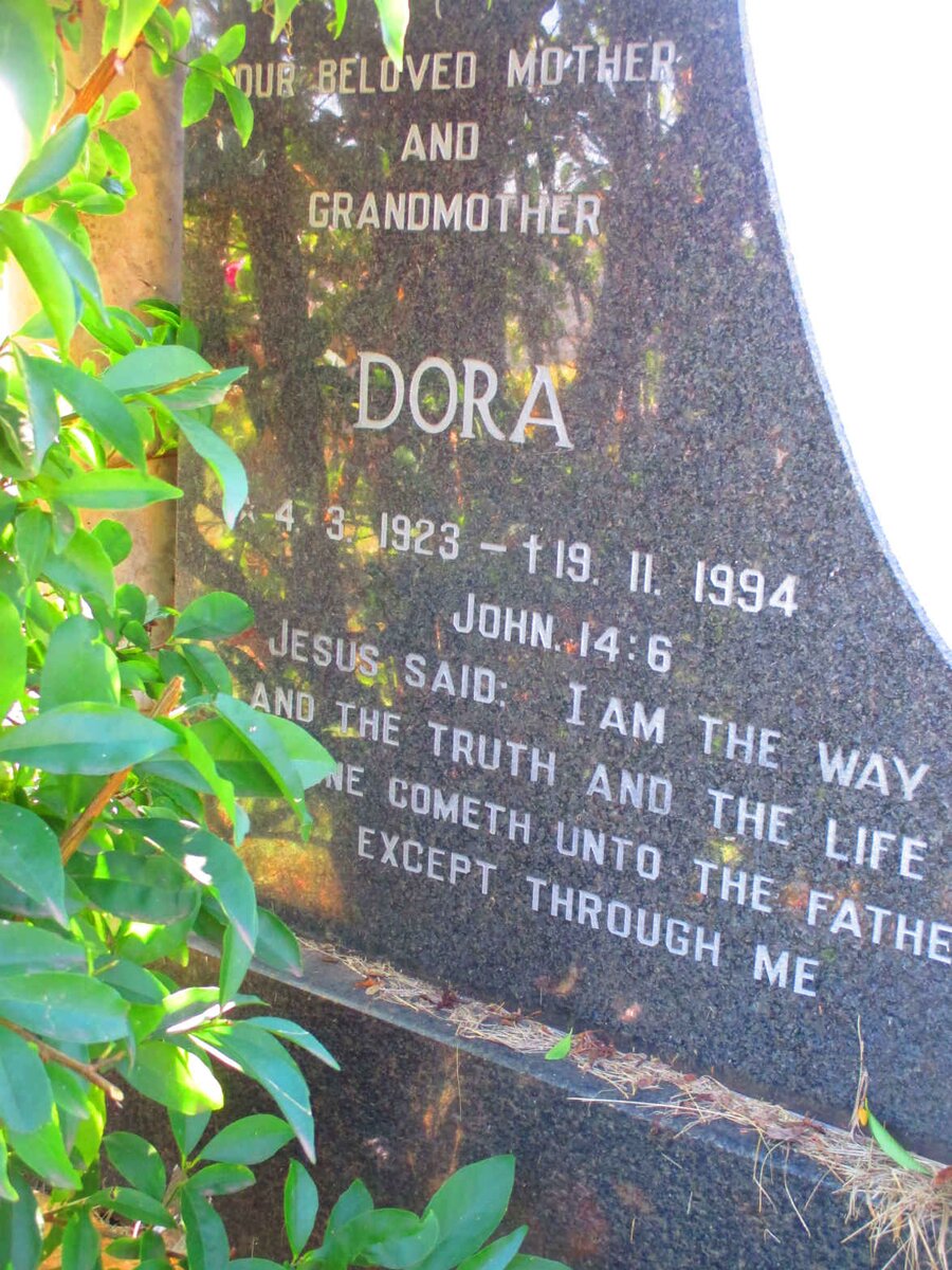 LEICHER John Peter 1913-1986 &amp; Dora 1923-1994