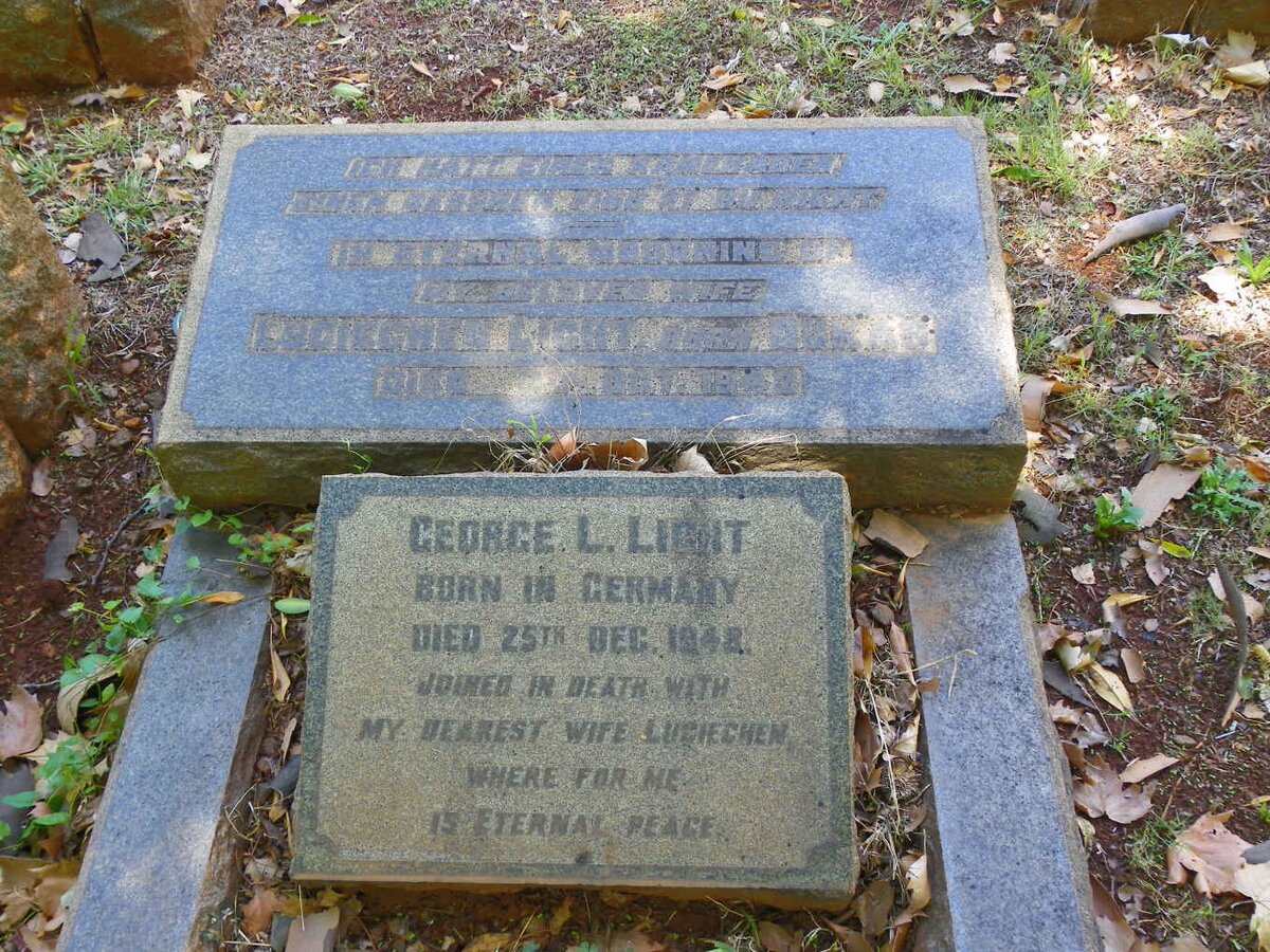 LIGHT George L. -1948 &amp; Luciechen DUKAS -1942