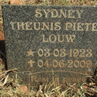 LOUW Sydney Theunis Pieter 1923-2009