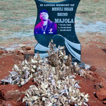 MAJOLA Mesuli Brian Bruno 1985-2022