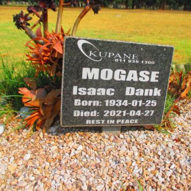 MOGASE Isaac Dank 1934-2021
