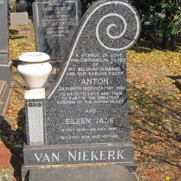 NIEKERK Anton, van 1900-1962 &amp; Eileen Jane 1910-1996 
