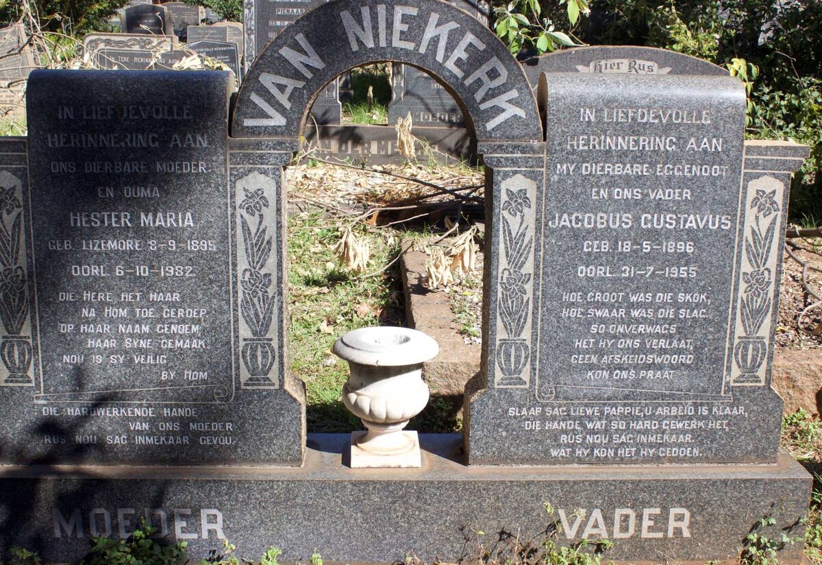 NIEKERK Jacobus Gustavus, van 1896-1955 &amp; Hester Maria LIZEMORE 1895-1982