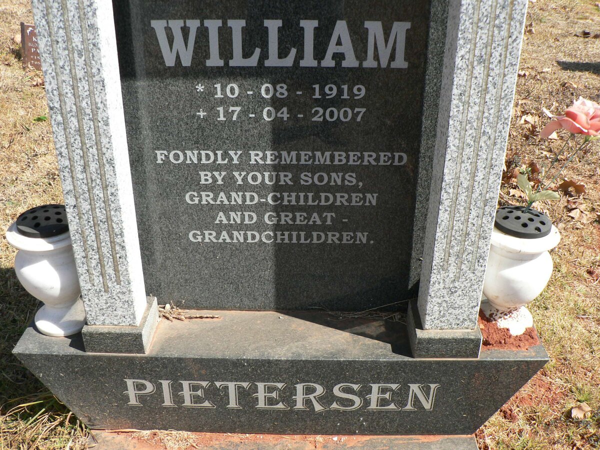 PIETERSEN William 1919-2007
