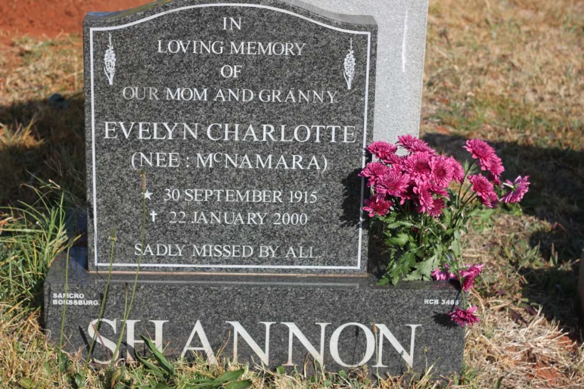 SHANNON Evelyn Charlotte nee McNAMARA 1915-2000