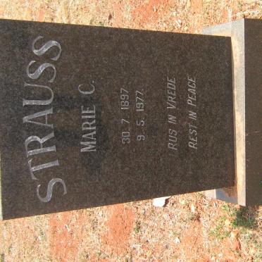 STRAUSS Marie C. 1897-1977