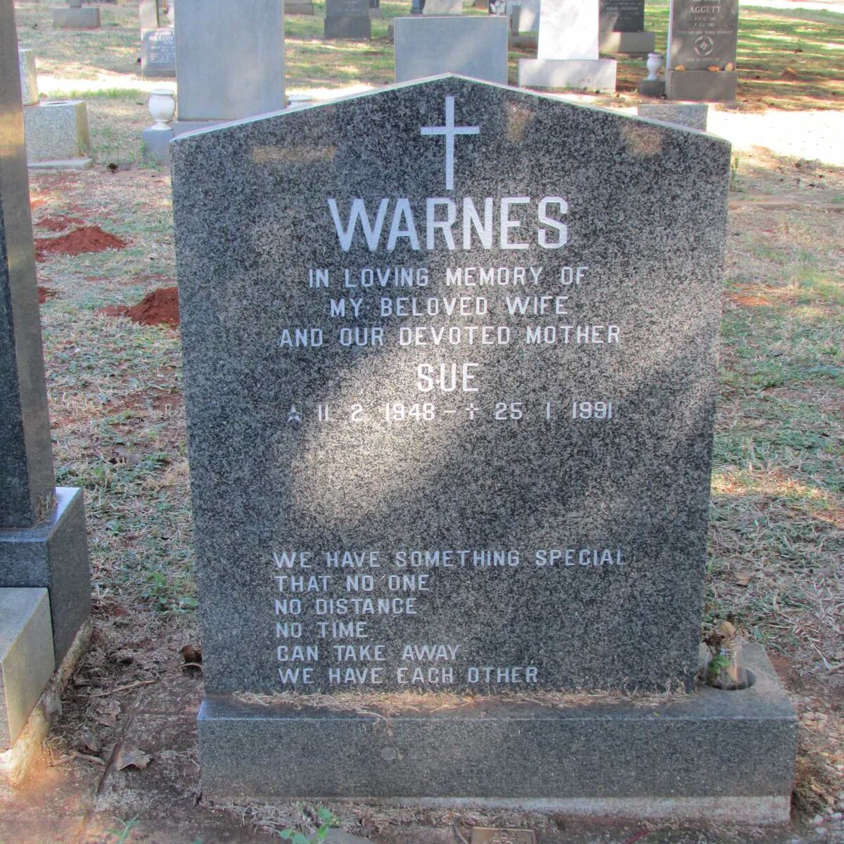 WARNES Sue 1948-1991