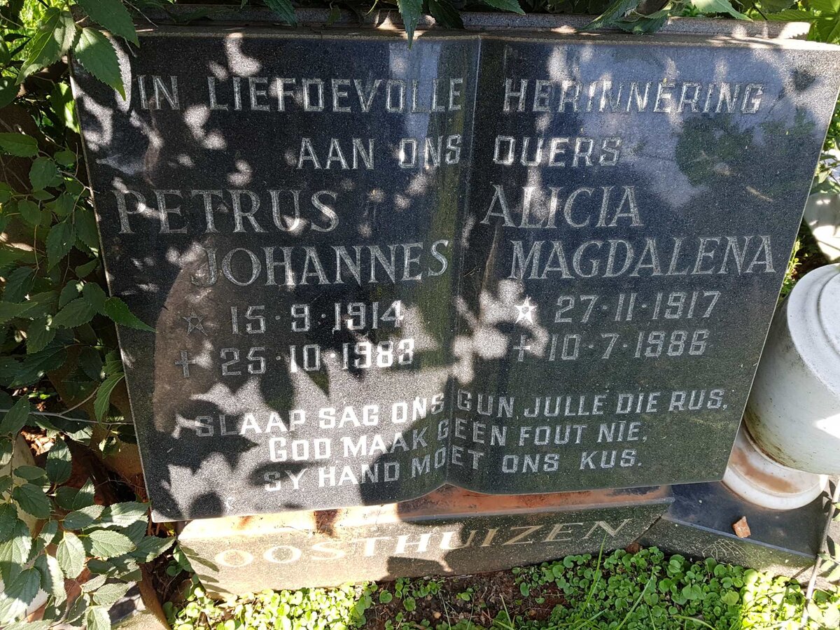 OOSTHUIZEN Petrus Johannes 1914-1983 &amp; Alicia Magdalena 1917-1986