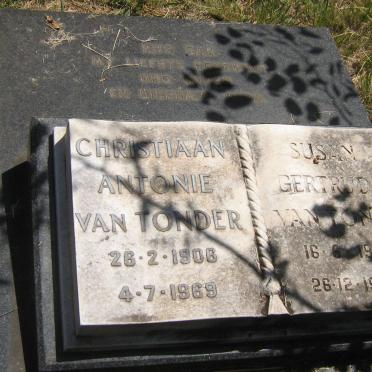 TONDER Christiaan Antonie, van 1906-1969 &amp; Susan Gertrude 1909-1996