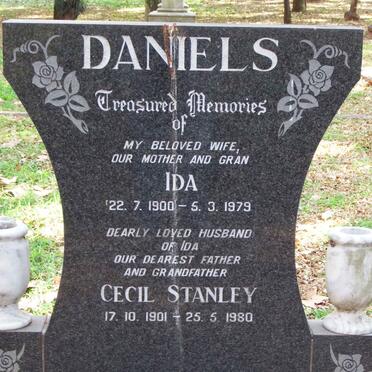 DANIELS Cecil Stanley 1901-1980 &amp; Ida 1900-1979