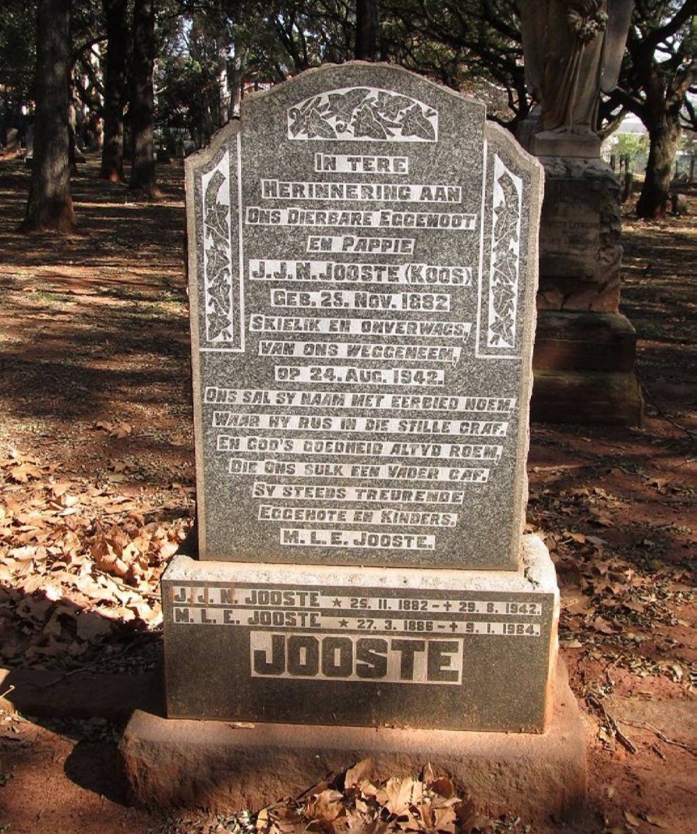 JOOSTE J.J.N. 1882-1942 &amp; M.L.E. 1888-1984