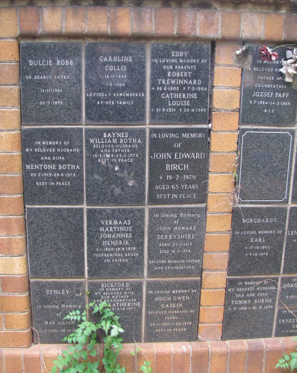 121 Memorial wall 