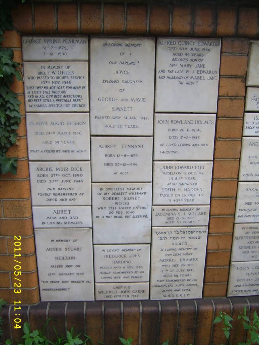 041 Memorial wall