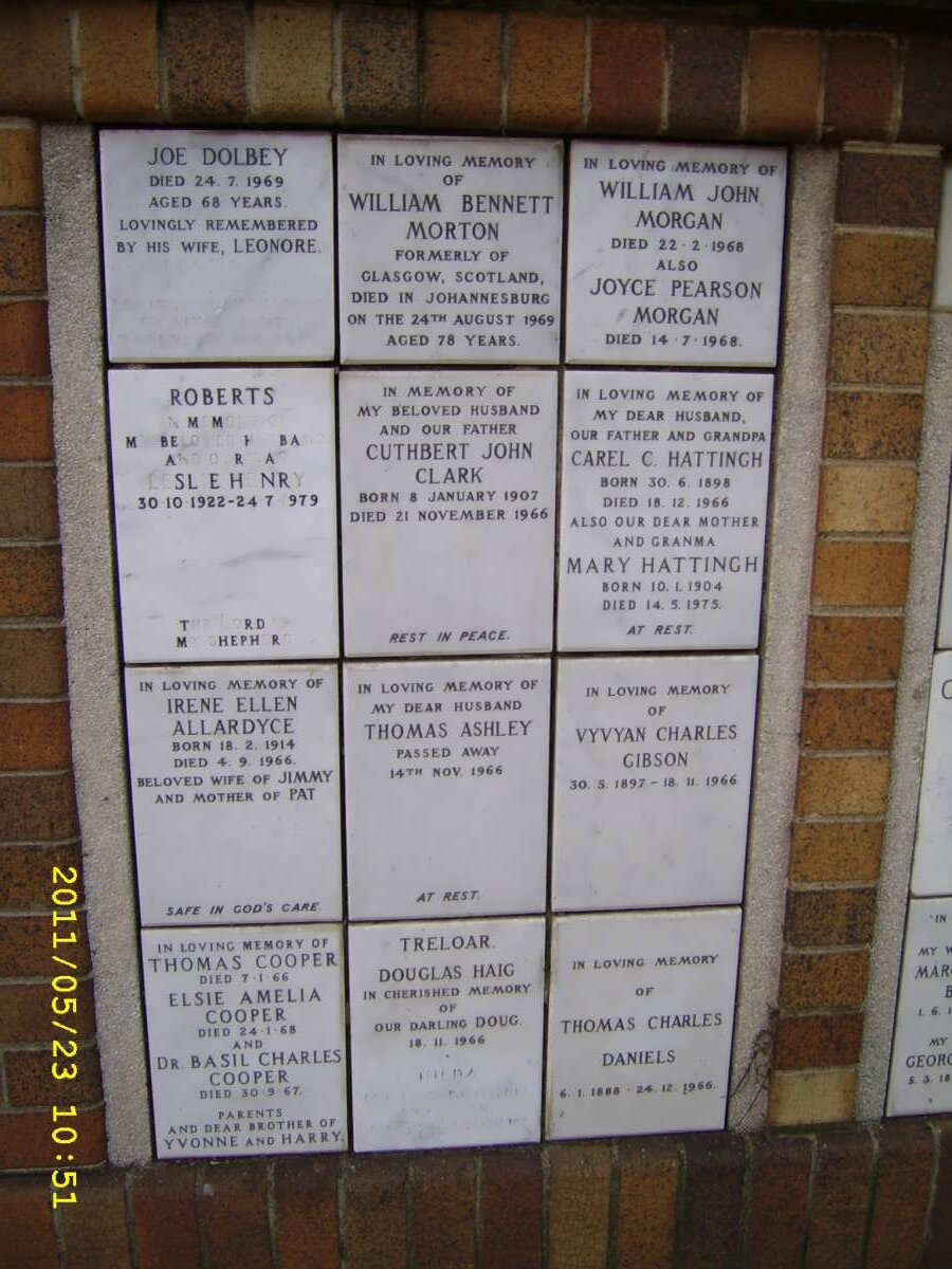004 Memorial wall