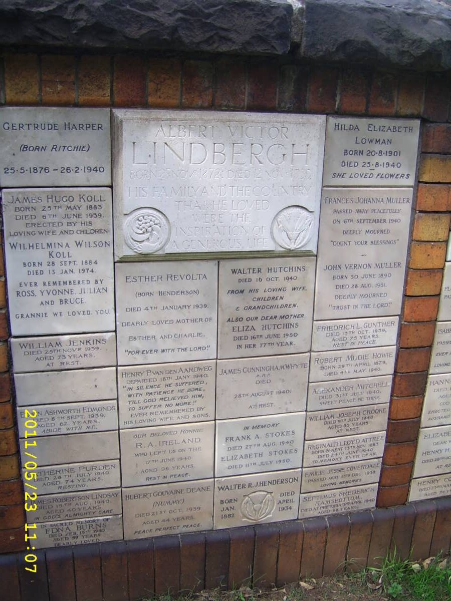 050 Memorial wall