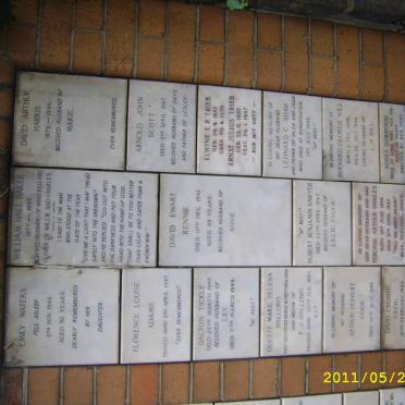 043 Memorial wall