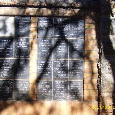 076 Memorial wall