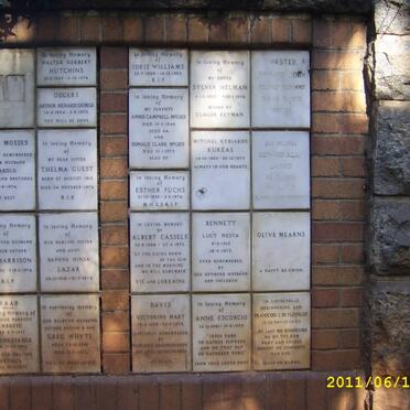 064 Memorial wall