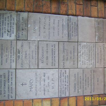 046 Memorial wall