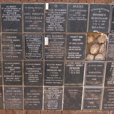 093 Memorial wall 