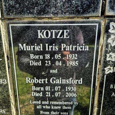 KOTZE Robert Gainsford 1930-2006 & Muriel Iris Patricia 1932-1985