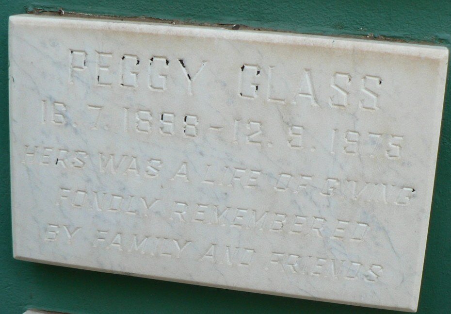 GLASS Peggy 1898-1975