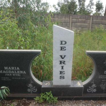 VRIES Izak Daniel, de 1936-2012 &amp; Maria Magdalena VAN WYK 1936-