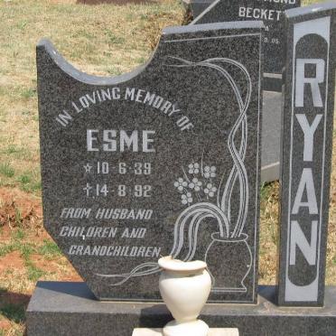 RYAN Esme 1939-1992