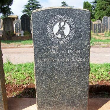 VUUREN J., van -1943