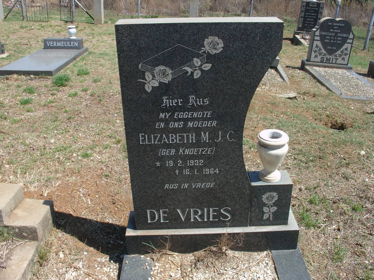 VRIES Elizabeth M.J.C., de nee KNOETZE 1932-1964