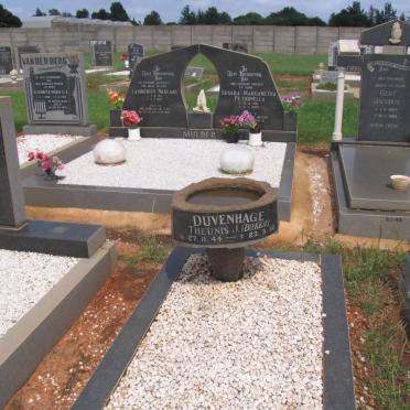 DUVENHAGE Theunis J. 1944-1982