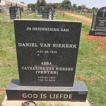 NIEKERK Daniel, van 1926- & Anna Catharina VENTER 1932-2019