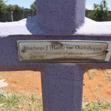 OUDTSHOORN Mattheus J., van 1925-2016