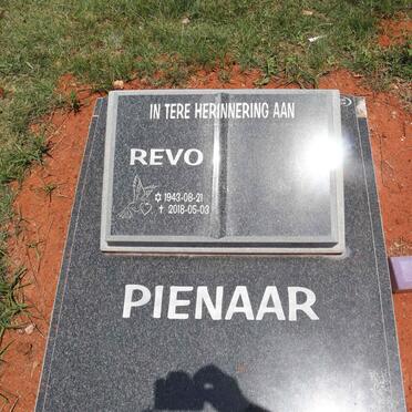 PIENAAR Revo 1943-2018