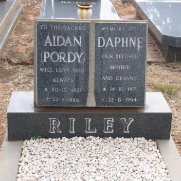 RILEY Aidan 1921-1988 &amp; Daphne 1917-1994