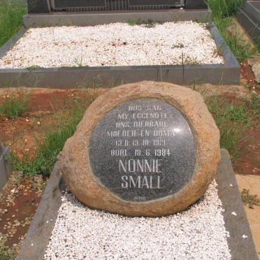 SMALL Nonnie 1921-1984