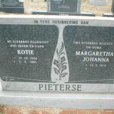 PIETERSE Kotie 1906-1985 &amp; Margaretha Johanna 1910-