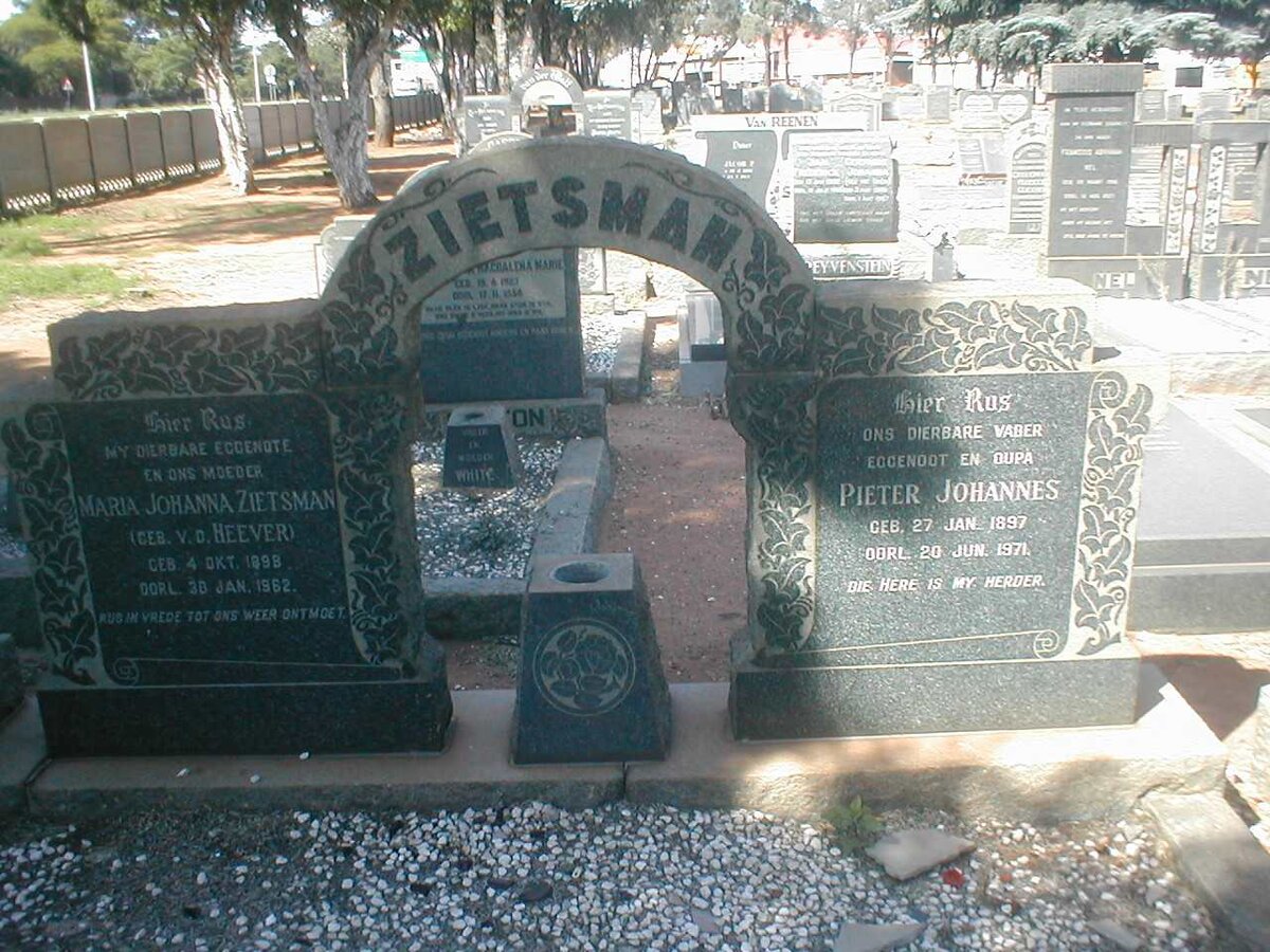 ZIETSMAN Pieter Johannes 1897-1971 &amp; Maria Johanna V.D. HEEVER 1898-1962