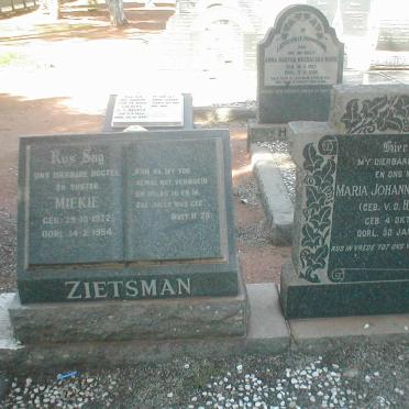 ZIETSMAN Pieter Johannes 1897-1971 &amp; Maria Johanna V.D. HEEVER 1898-1962